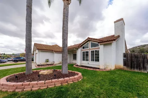 10354 Paseo Palmas Dr, Lakeside, CA 92040 photo 2