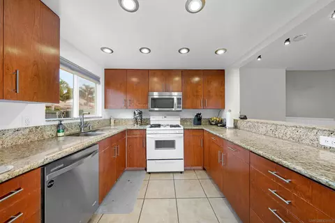 10354 Paseo Palmas Dr, Lakeside, CA 92040 photo 18