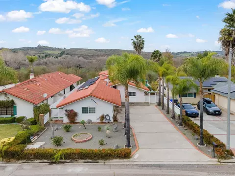 31162 Old River Rd, Bonsall, CA 92003 photo 2