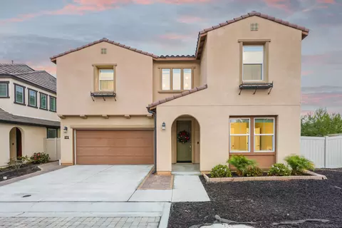 673 Grant Ct, Vista, CA 92083