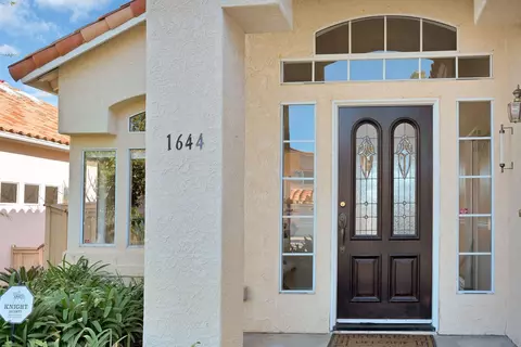 1644 Olympus Loop Dr, Vista, CA 92081 photo 2
