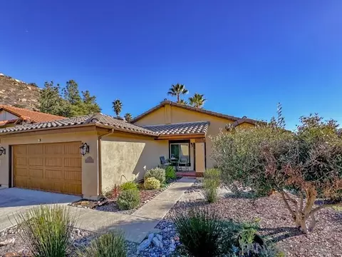 660 Stoneybrae Pl, Escondido, CA 92027 photo 2
