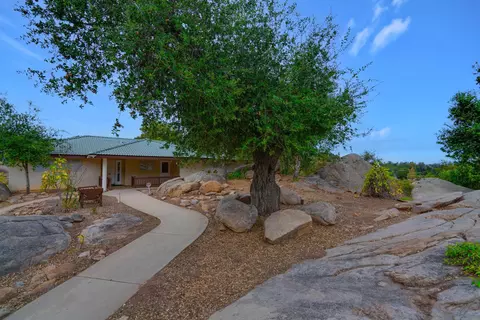 15758 Rosemont Ln, Ramona, CA 92065