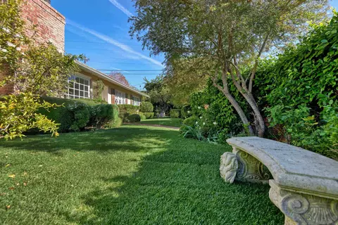 Exterior - 1202 Via Barranca, La Jolla, CA 92037 photo 9 of 13