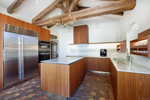 Kitchen - 1202 Via Barranca, La Jolla, CA 92037 photo 3 of 4