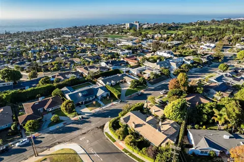 View/Area - 1202 Via Barranca, La Jolla, CA 92037 photo 2 of 2