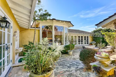Exterior - 1202 Via Barranca, La Jolla, CA 92037 photo 6 of 13