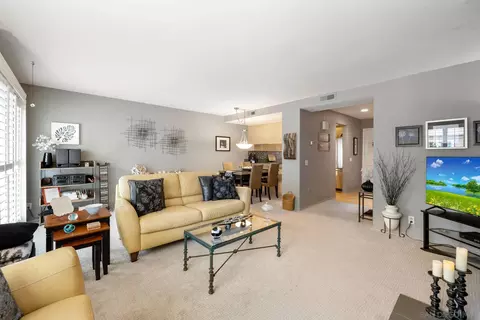 2986 Luciernaga St #9, Carlsbad, CA 92009