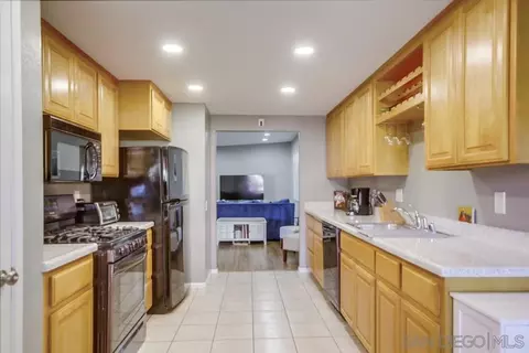 9921 Rockgate, Spring Valley, CA 91977 photo 15