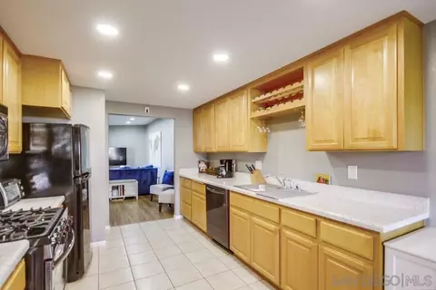 9921 Rockgate, Spring Valley, CA 91977 photo 16