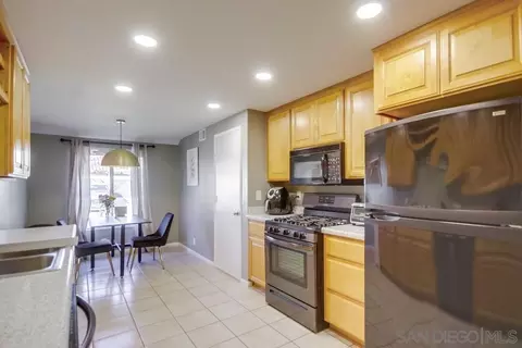 9921 Rockgate, Spring Valley, CA 91977 photo 18