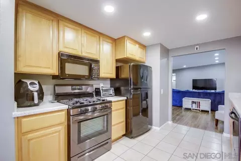 9921 Rockgate, Spring Valley, CA 91977 photo 14