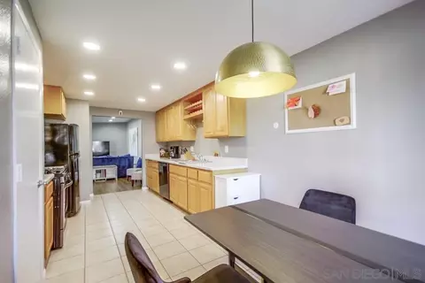 9921 Rockgate, Spring Valley, CA 91977 photo 13