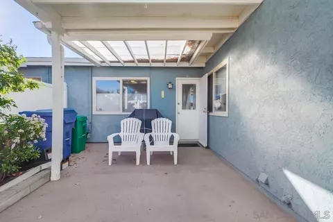 Exterior - 3684 Bartlett Ave, Oceanside, CA 92057 photo 5 of 12