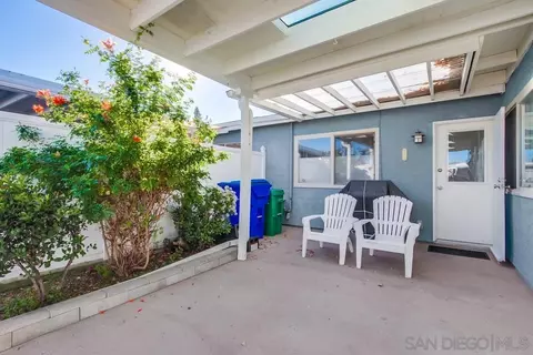 Exterior - 3684 Bartlett Ave, Oceanside, CA 92057 photo 4 of 12