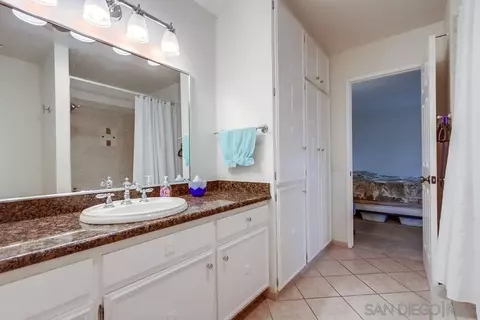 Bath - 3684 Bartlett Ave, Oceanside, CA 92057 photo 5 of 6