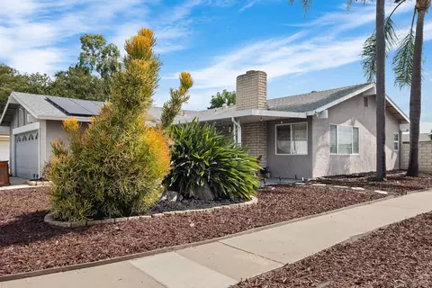 2201 E Lincoln Ave, Escondido, CA 92027