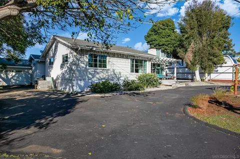 1820 Alessandro Trl, Vista, CA 92084 photo 4