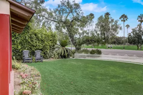 Exterior - 700 Glorietta Blvd, Coronado, CA 92118 photo 5 of 8