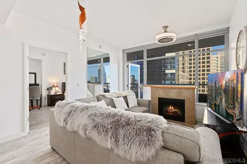 700 W E St #1305, San Diego, CA 92101