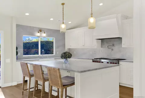 13595 Kibbings Rd, San Diego, CA 92130