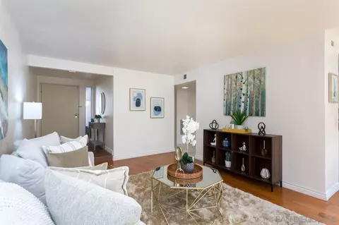 8044 Caminito Mallorca, La Jolla, CA 92037 photo 6