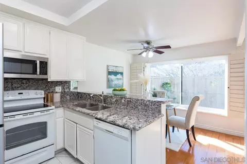 8044 Caminito Mallorca, La Jolla, CA 92037 photo 15