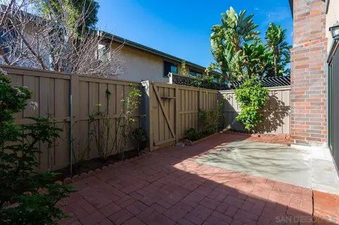 8044 Caminito Mallorca, La Jolla, CA 92037 photo 26
