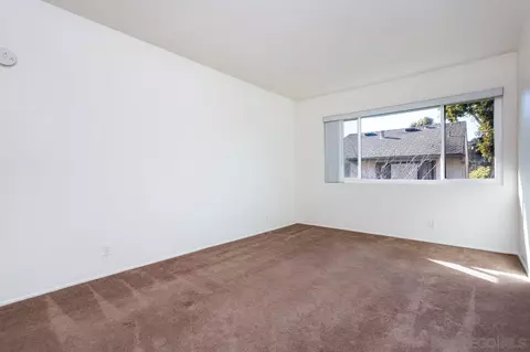 8044 Caminito Mallorca, La Jolla, CA 92037 photo 17