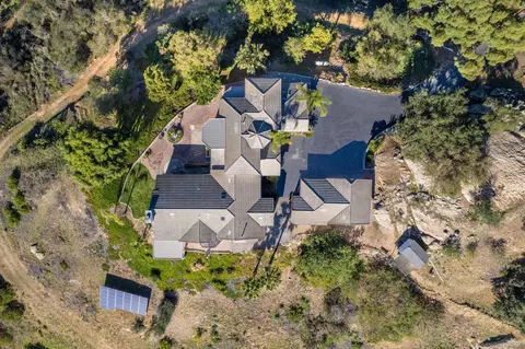 2925 Los Campos Dr, Fallbrook, CA 92028 photo 3