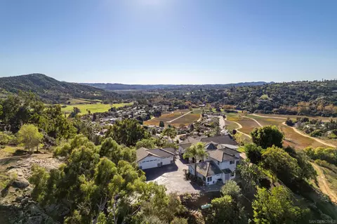 2925 Los Campos Dr, Fallbrook, CA 92028 photo 4