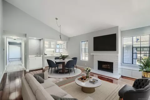8868 Regents Rd #206, San Diego, CA 92122