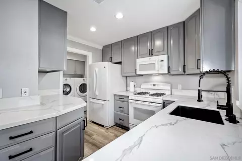 9416 Carlton Oaks Dr #B, Santee, CA 92071 photo 11