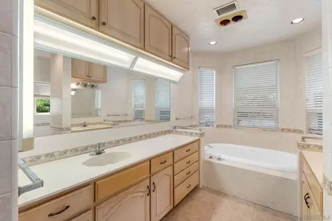 Bath - 1807 Laurel Rd, Oceanside, CA 92054 photo 2 of 3