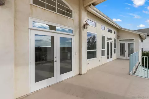 Exterior - 1807 Laurel Rd, Oceanside, CA 92054 photo 14 of 21