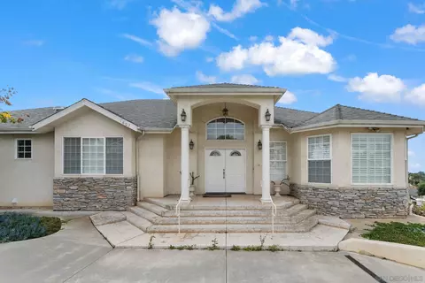 Exterior - 1807 Laurel Rd, Oceanside, CA 92054 photo 10 of 21