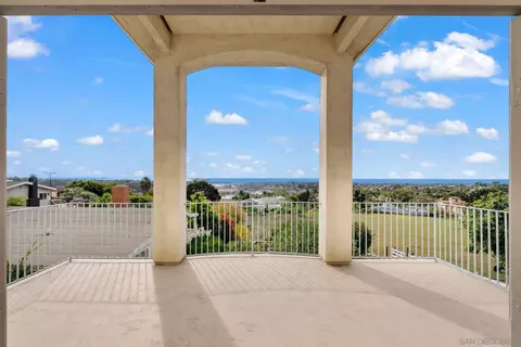 Exterior - 1807 Laurel Rd, Oceanside, CA 92054 photo 11 of 21