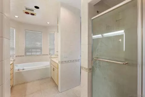 Bath - 1807 Laurel Rd, Oceanside, CA 92054 photo 1 of 3