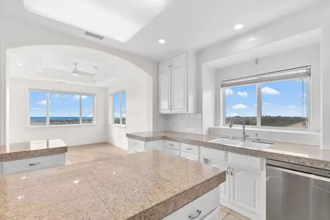 Kitchen - 1807 Laurel Rd, Oceanside, CA 92054 photo 3 of 4