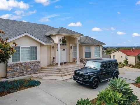 Exterior - 1807 Laurel Rd, Oceanside, CA 92054 photo 5 of 21