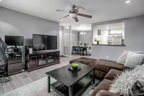 Living - 713 Brookstone Rd #102, Chula Vista, CA 91913 photo 3 of 7