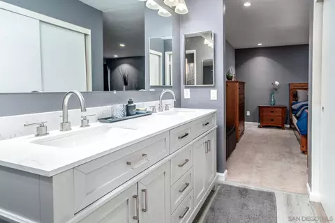 Bath - 713 Brookstone Rd #102, Chula Vista, CA 91913 photo 3 of 3