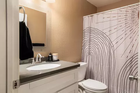 Bath - 713 Brookstone Rd #102, Chula Vista, CA 91913 photo 1 of 3