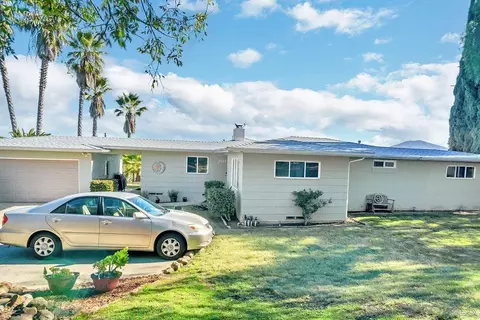 3624 Saddle Dr, Spring Valley, CA 91977 photo 2