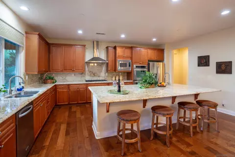 2097 Hamilton Pl, Escondido, CA 92029 photo 9