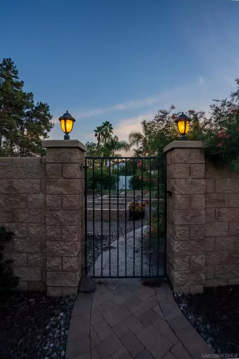 2097 Hamilton Pl, Escondido, CA 92029 photo 37