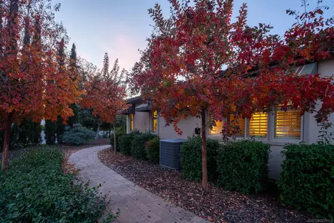 2097 Hamilton Pl, Escondido, CA 92029 photo 34