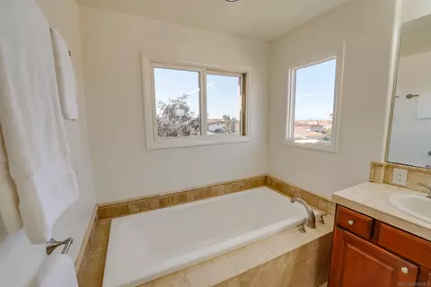 1343 Caminito Balada, La Jolla, CA 92037 photo 25