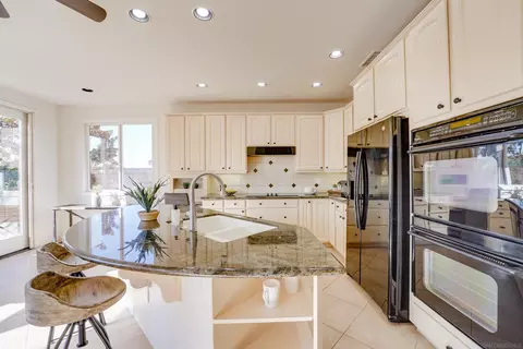1343 Caminito Balada, La Jolla, CA 92037 photo 14