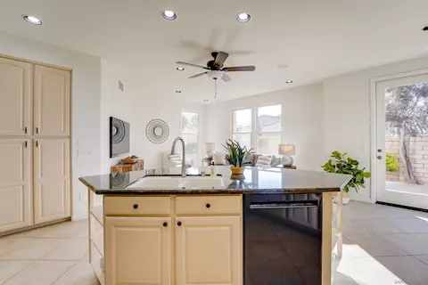 1343 Caminito Balada, La Jolla, CA 92037 photo 15